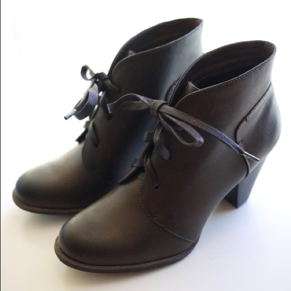 Forever 21 Brown Heeled Boots - Picture 2 of 6